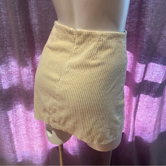 Wilfred Renee A-Line yellow corduroy mini skirt size 2 - Picture 6 of 7
